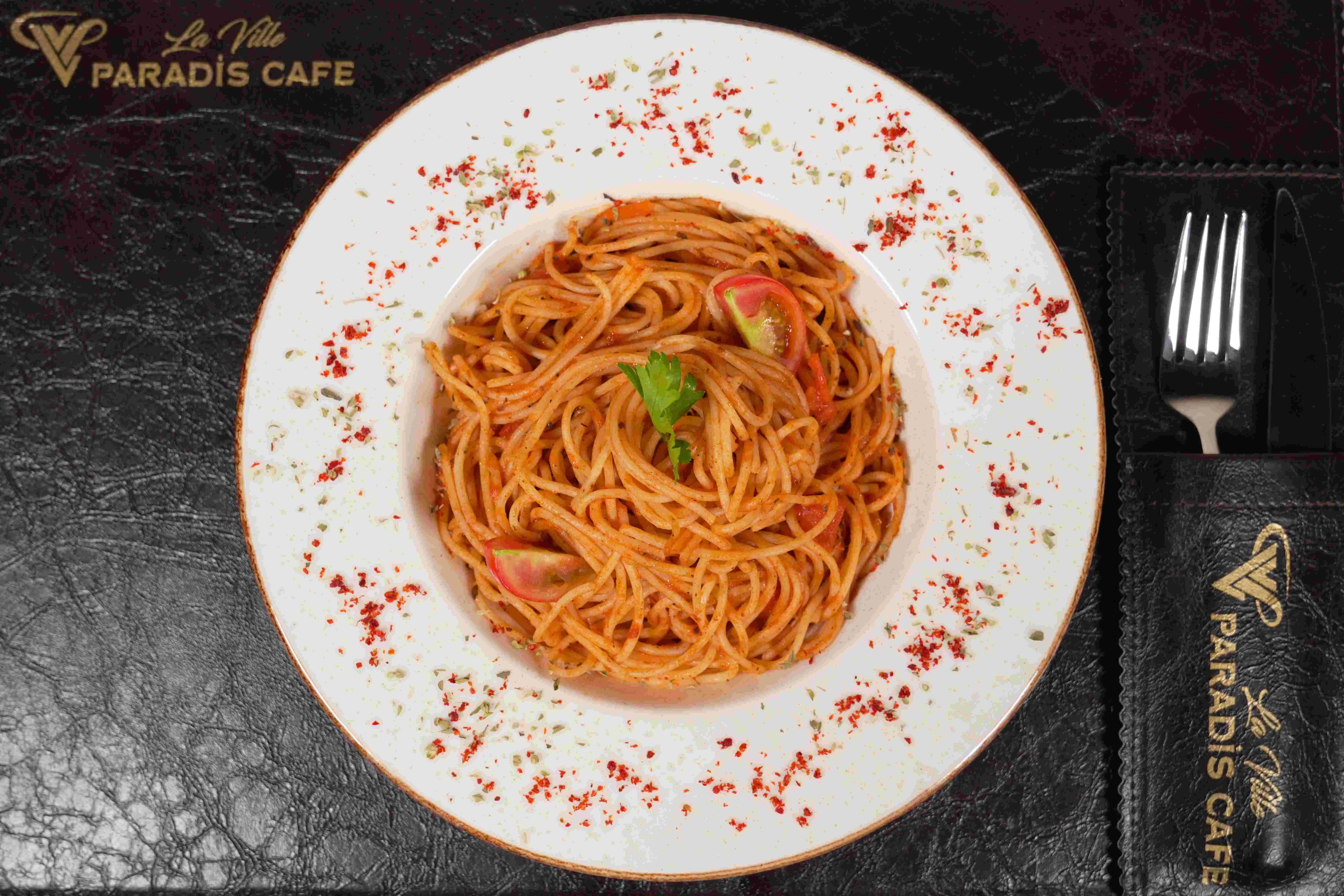 SPAGETTİ NAPOLİTEN